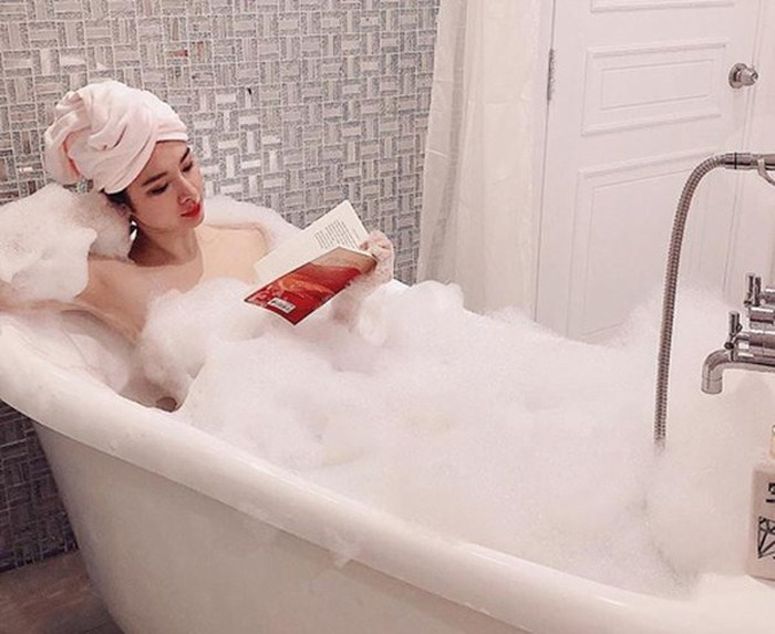 Cách tạo bọt bồn tắm giúp nâng cao trải nghiệm khi tắm bồn 1 cach tao bot bon tam va cac phuong phap nang cao trai nghiem khi tam bon
