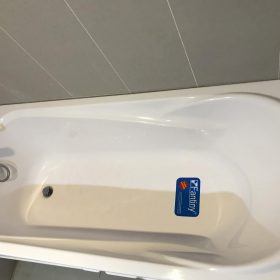 dia-chi-mua-bon-tam-nam-fantiny-gia-re