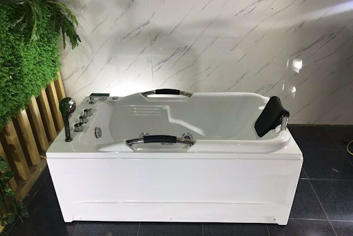 So sánh bồn tắm govern với Amazon - Nên mua loại nào tốt hơn?