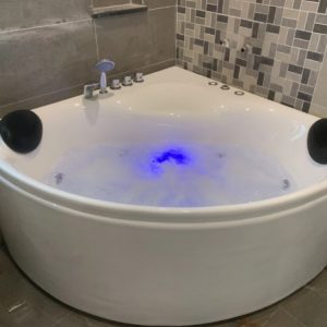 Bồn Tắm Massage Ares AR3121M